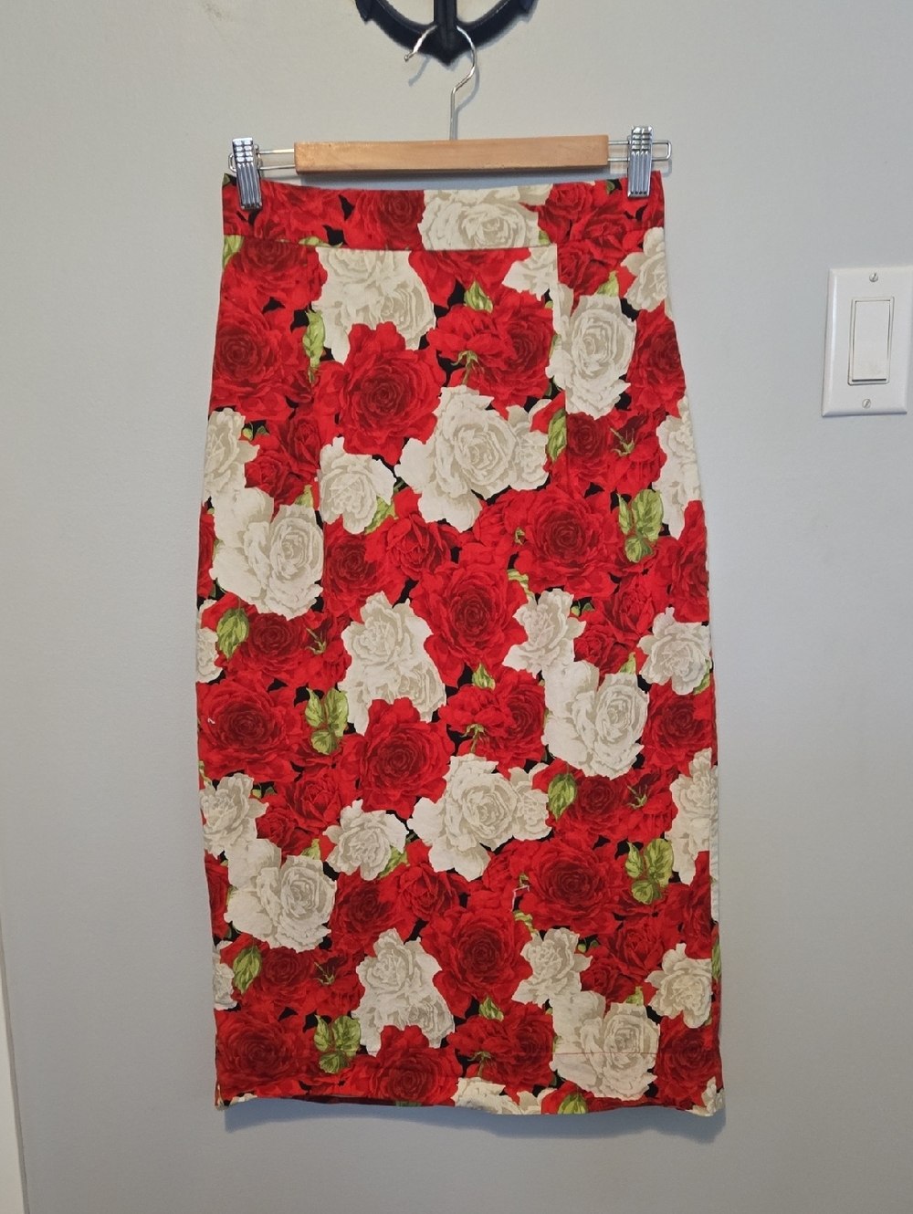Vintage Handcrafted Floral Midi Pencil Skirt